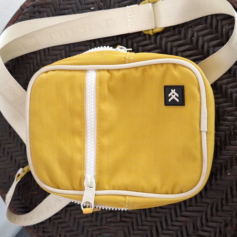 Thread Crossbody Bag - Picture 12 of 13